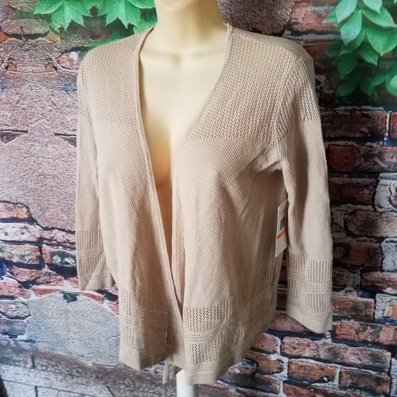 Crochet Open Work 3/4 Sleeve Cropped Cardigan - Picture 2 of 5